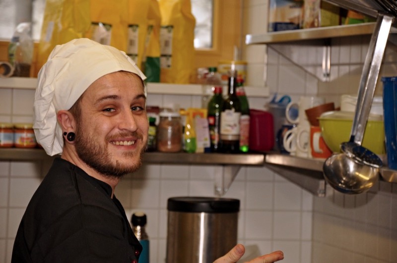 Koch Roberto in der Küche des cocolores